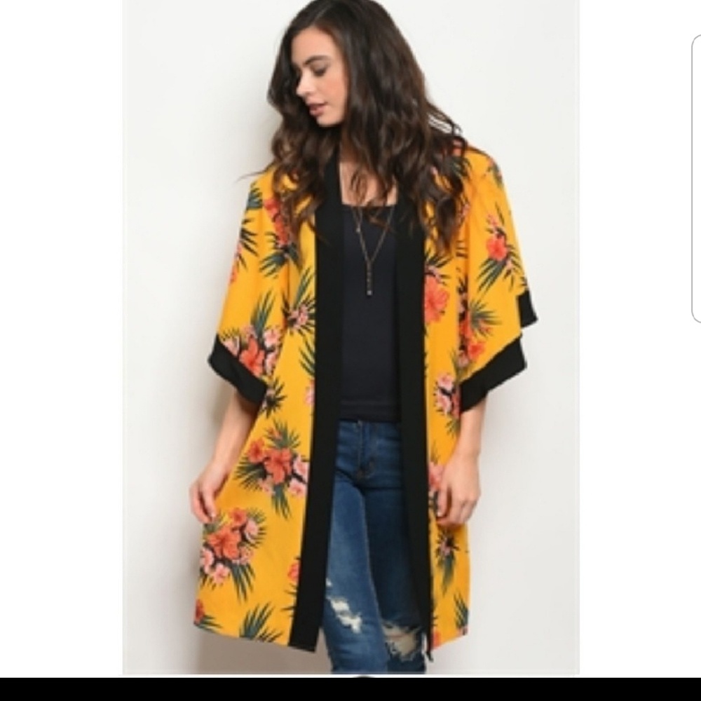 🆕️ Mustard Floral Kimono 🆕️